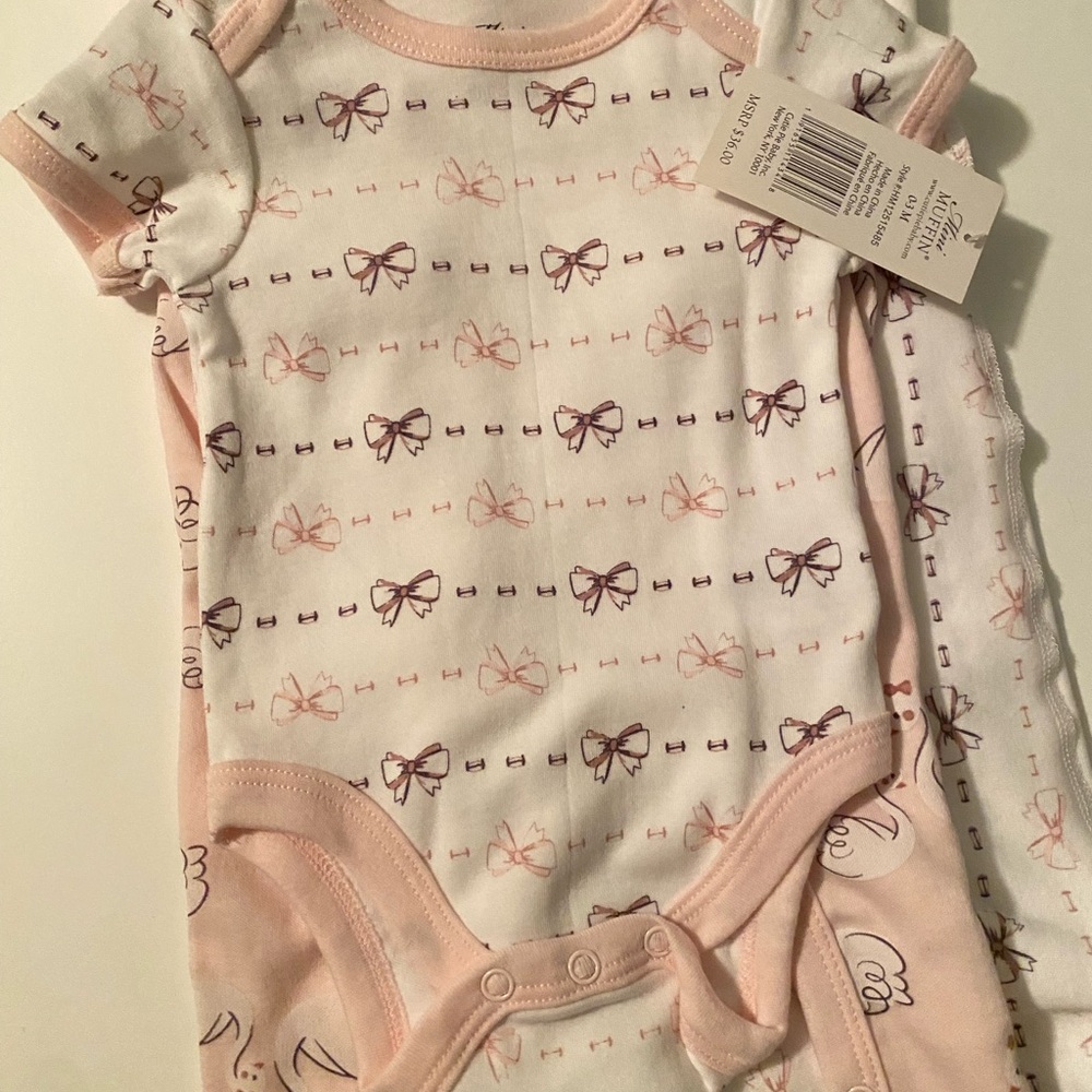 Baby Girl 9 Piece Gift Set - Picture 5 of 7